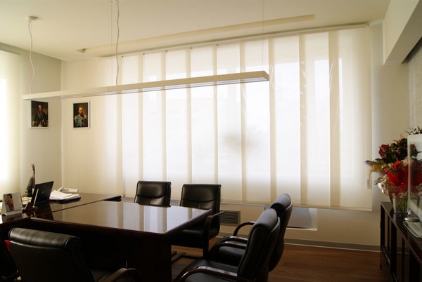 Японские шторы в кабинете