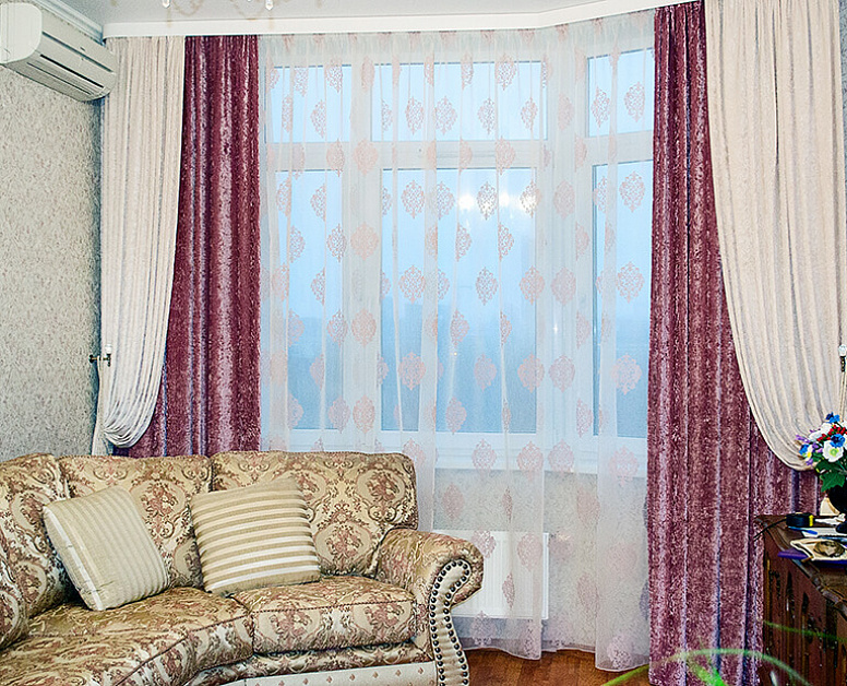 Классические шторы в гостиной