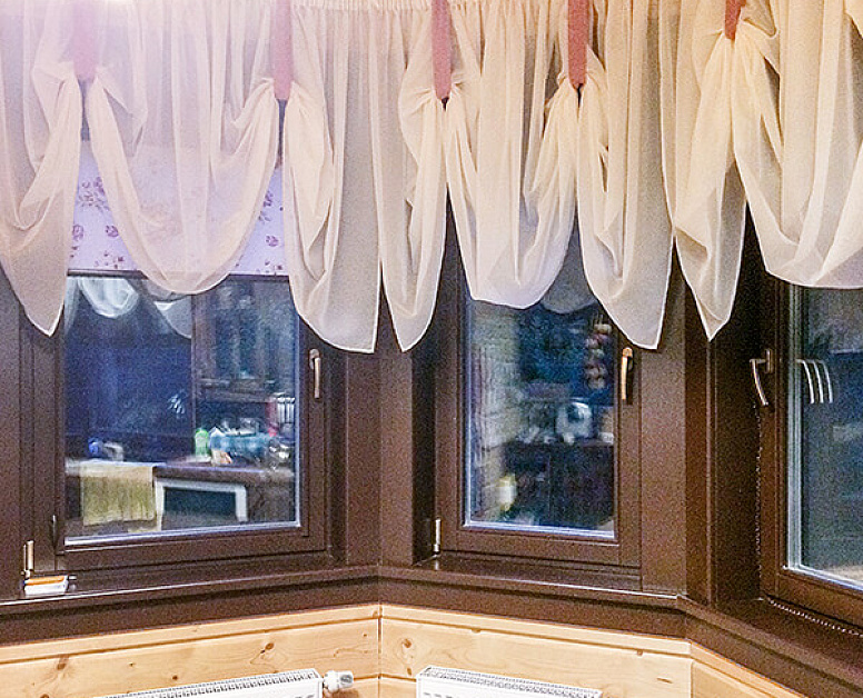 Австрийские шторы на подвязках